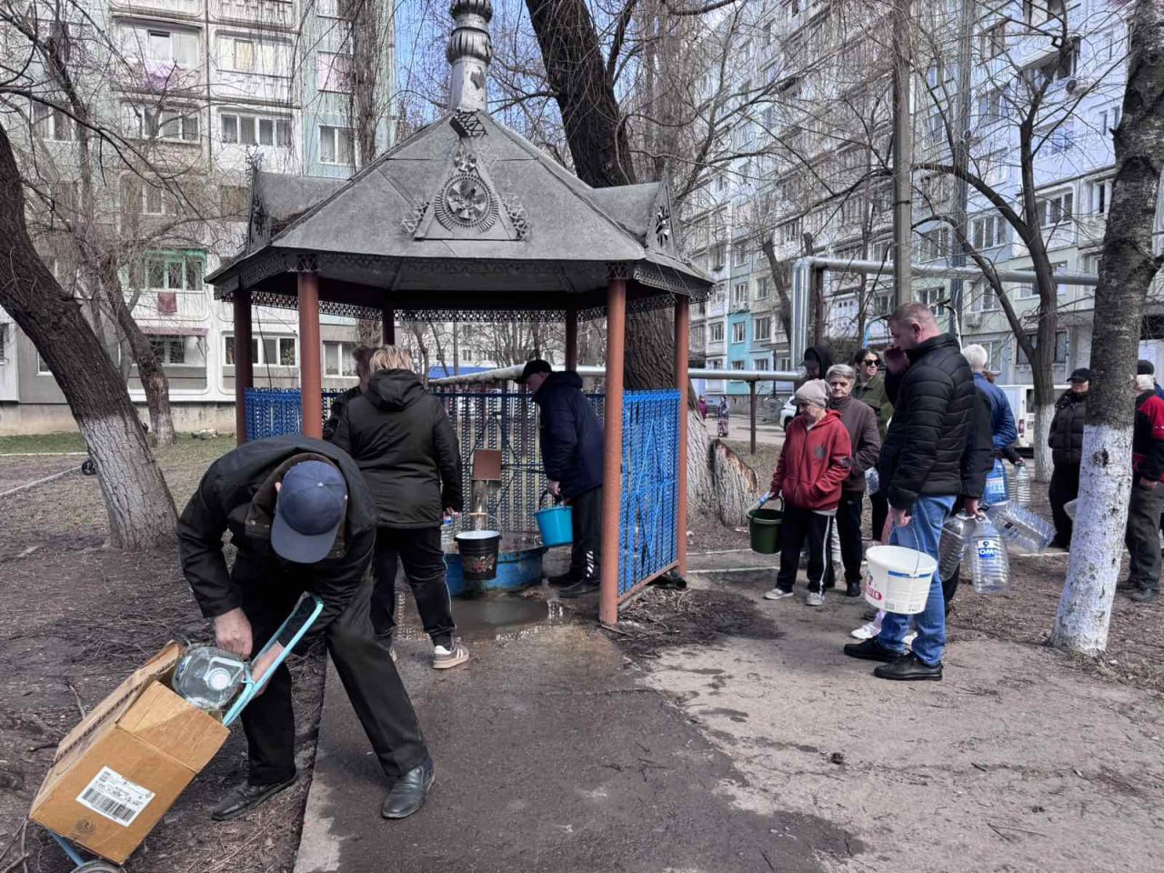 Criza apei la Bălți: Municipiul Iași trimite cisterne cu apă potabilă pentru a ajuta locuitorii din nordul R. Moldova