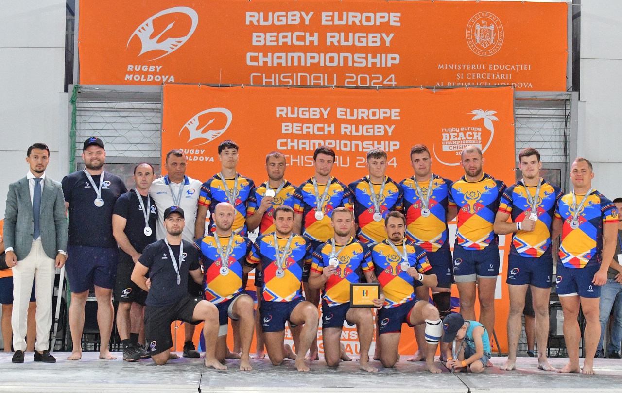 Spectacol rugbystic la Chișinău! Republica Moldova a fost gazda Campionatului European de rugby pe plajă. Reprezentativele țării noastre, pe podiumul de premiere