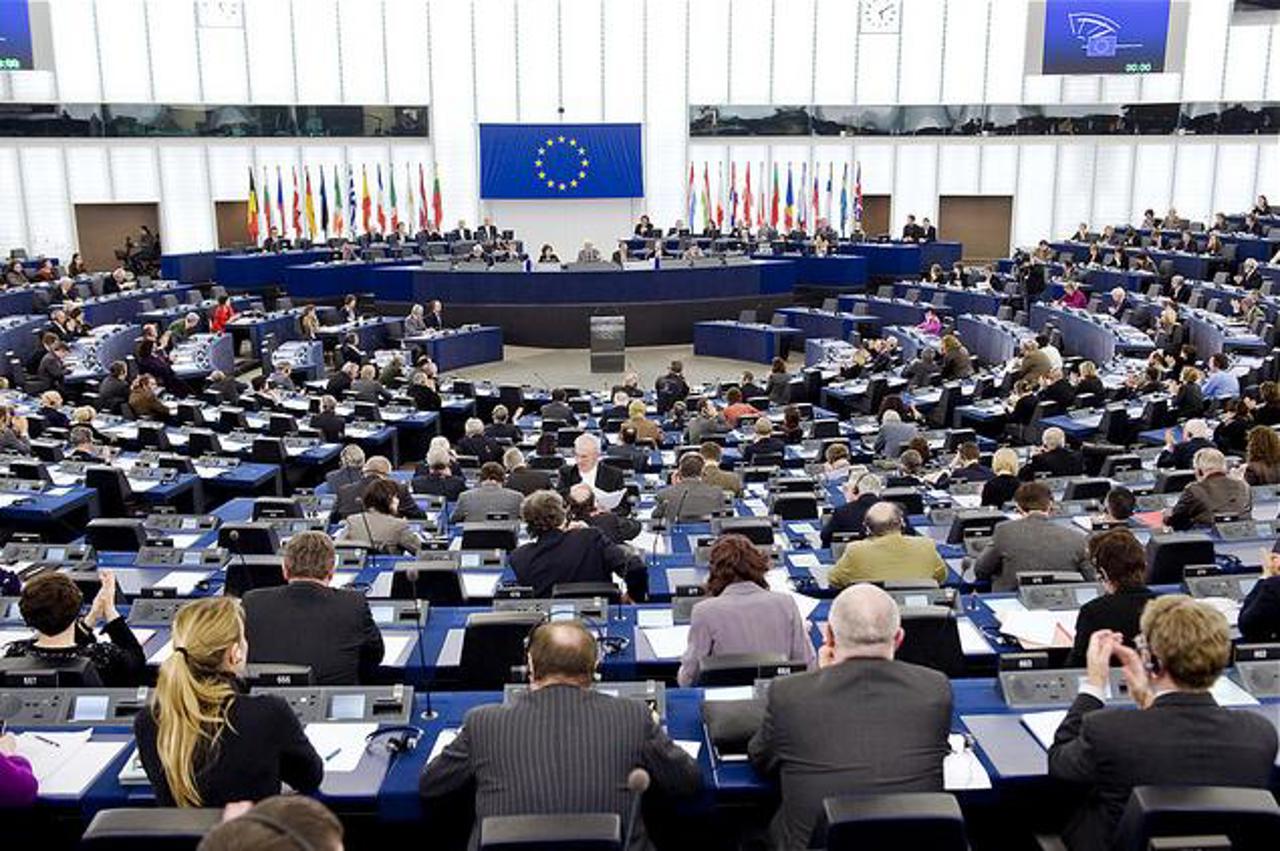 MEPs condemn continuous Russian efforts to undermine European democracy