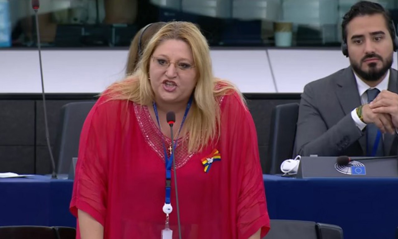 Диану Шошоакэ лишили парламентского иммунитета