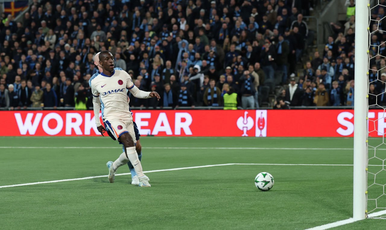 S-au jucat și meciurile primei manșe a semifinalelor Ligii Conferințelor, a treia competiție valorică inter-cluburi din Europa