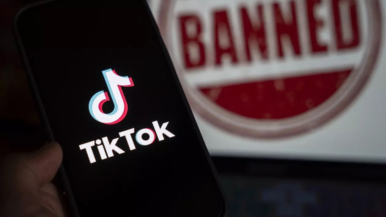 Calls for suspension of TikTok app in Romania. Klaus Iohannis summons CSAT for cyber risks in the electoral process