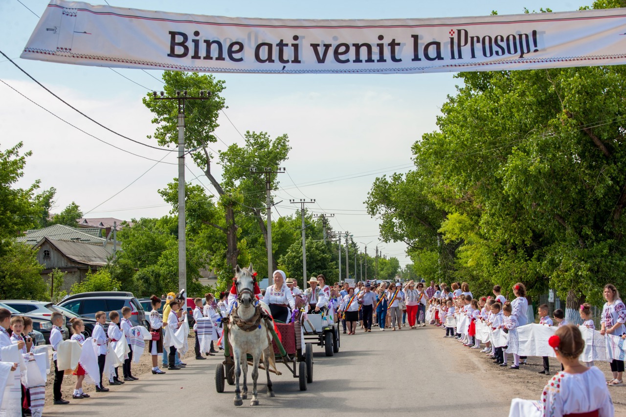 Festivalul „iProsop” revine la Selemet pe 7 iunie: „Casa Mare”, „Șezătoare”, trânta pentru berbec și bucate din vânat