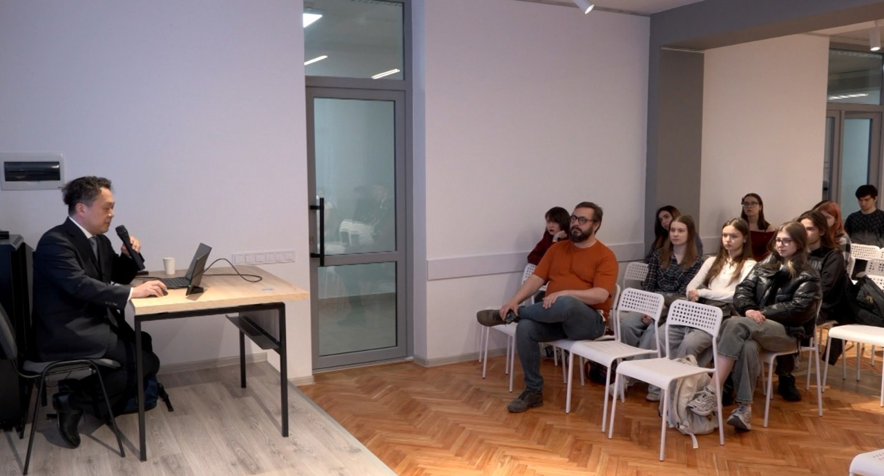 Oportunitate rară la UTM: Studenții au fost instruiți de un renumit profesor din Tokyo 