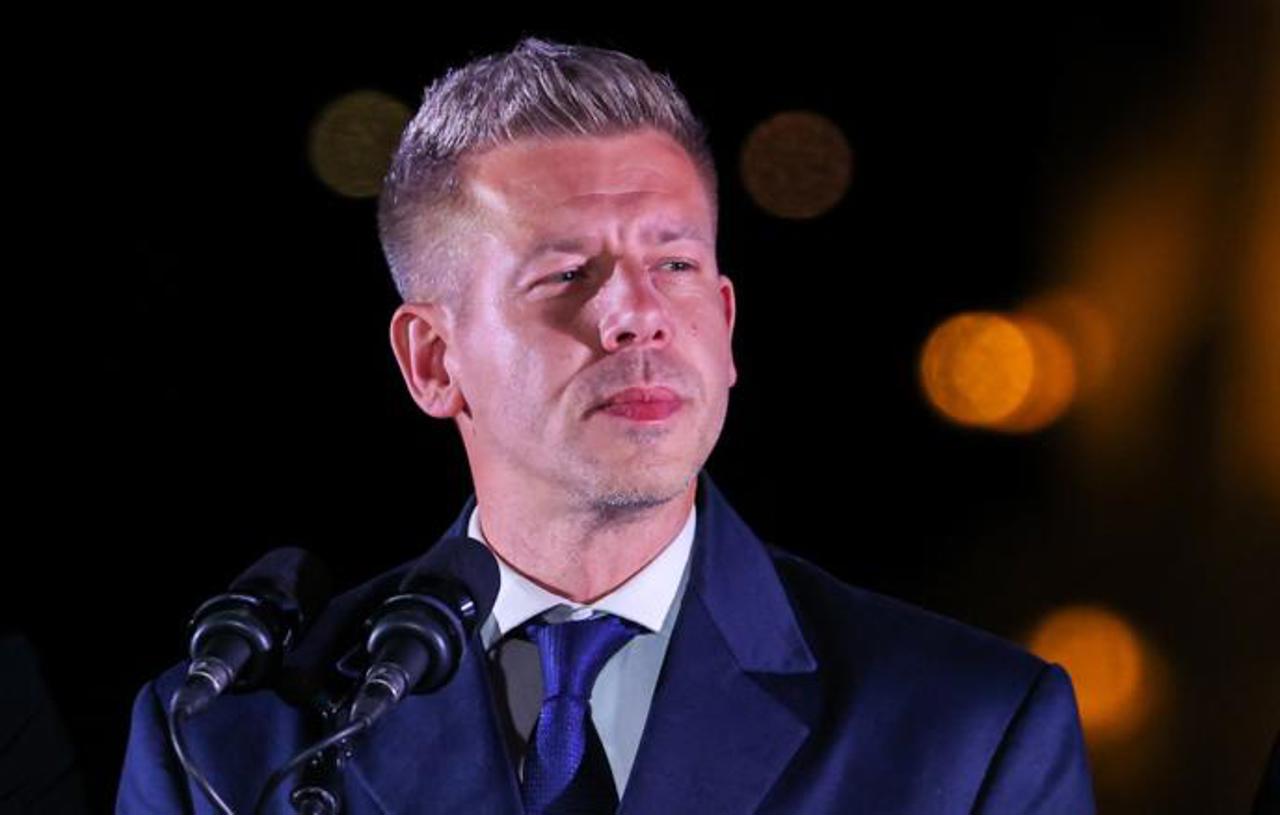 Лидер партии "Тиса" пообещал остановить выход страны из Международного уголовного суда