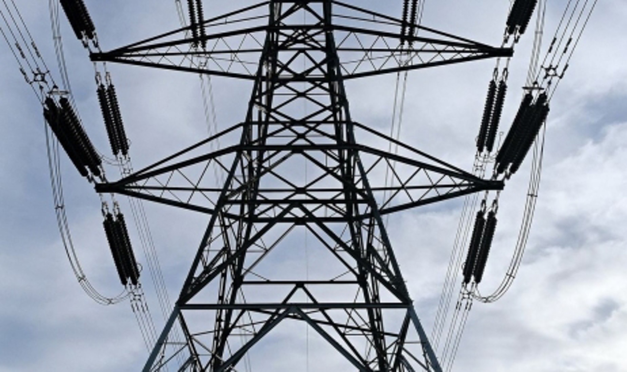 Two high-voltage lines in the Republic of Moldova have been disconnected. The centre and south are without electricity