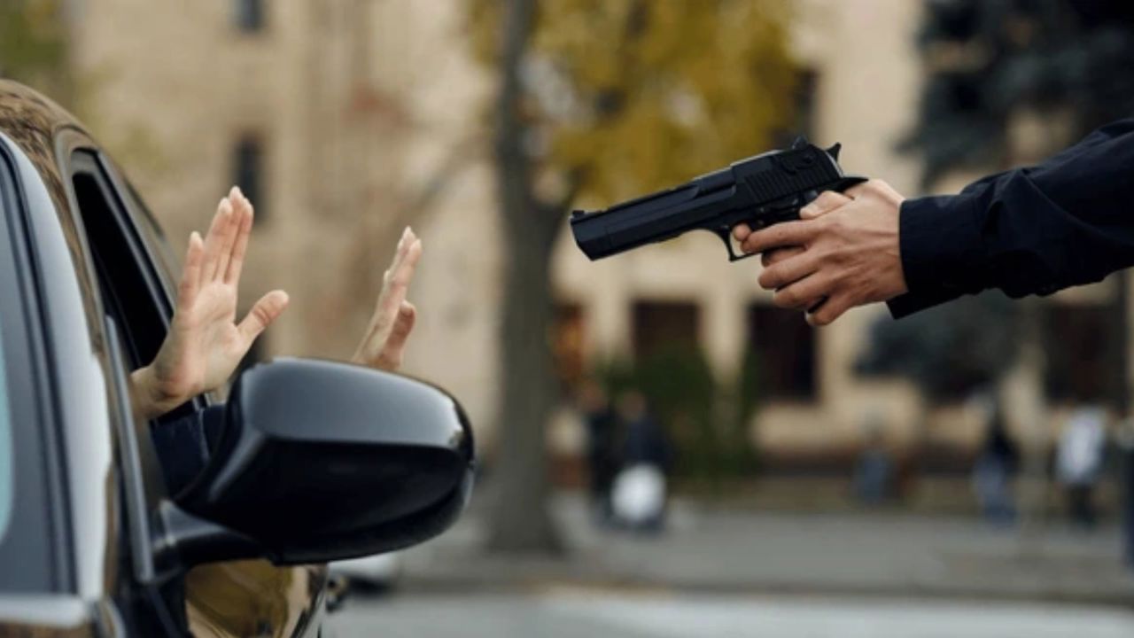 A ucis o femeie, a furat din casele oamenilor și a împușcat într-un polițist: Făptașul, condamnat la 25 de ani de închisoare