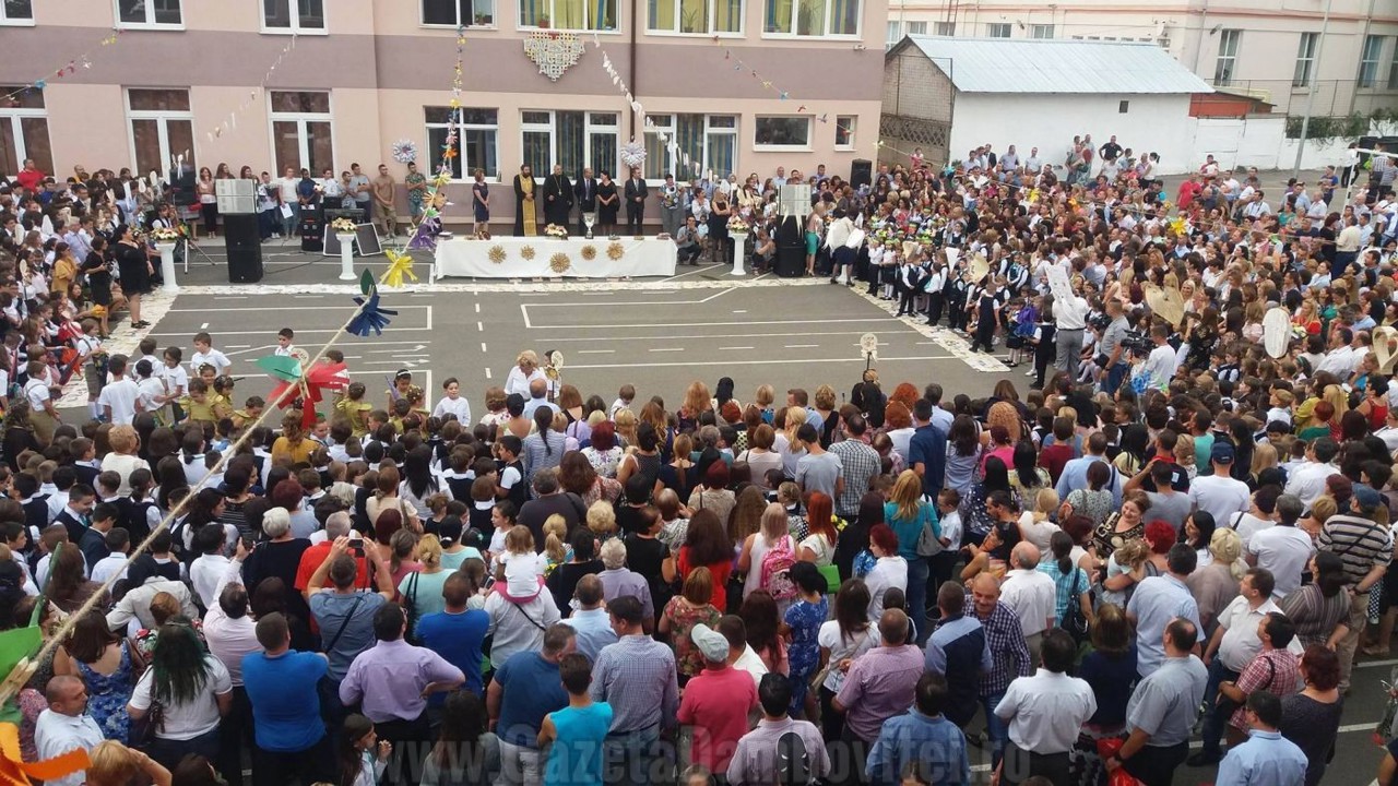 Больше 100 школ в Молдове начали новый учебный год