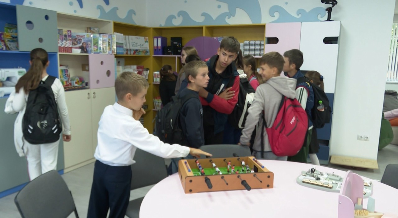 Învățare prin joc la Gimnaziul din Mingir: O ludotecă modernă de un milion de lei a fost deschisă pentru 440 de elevi