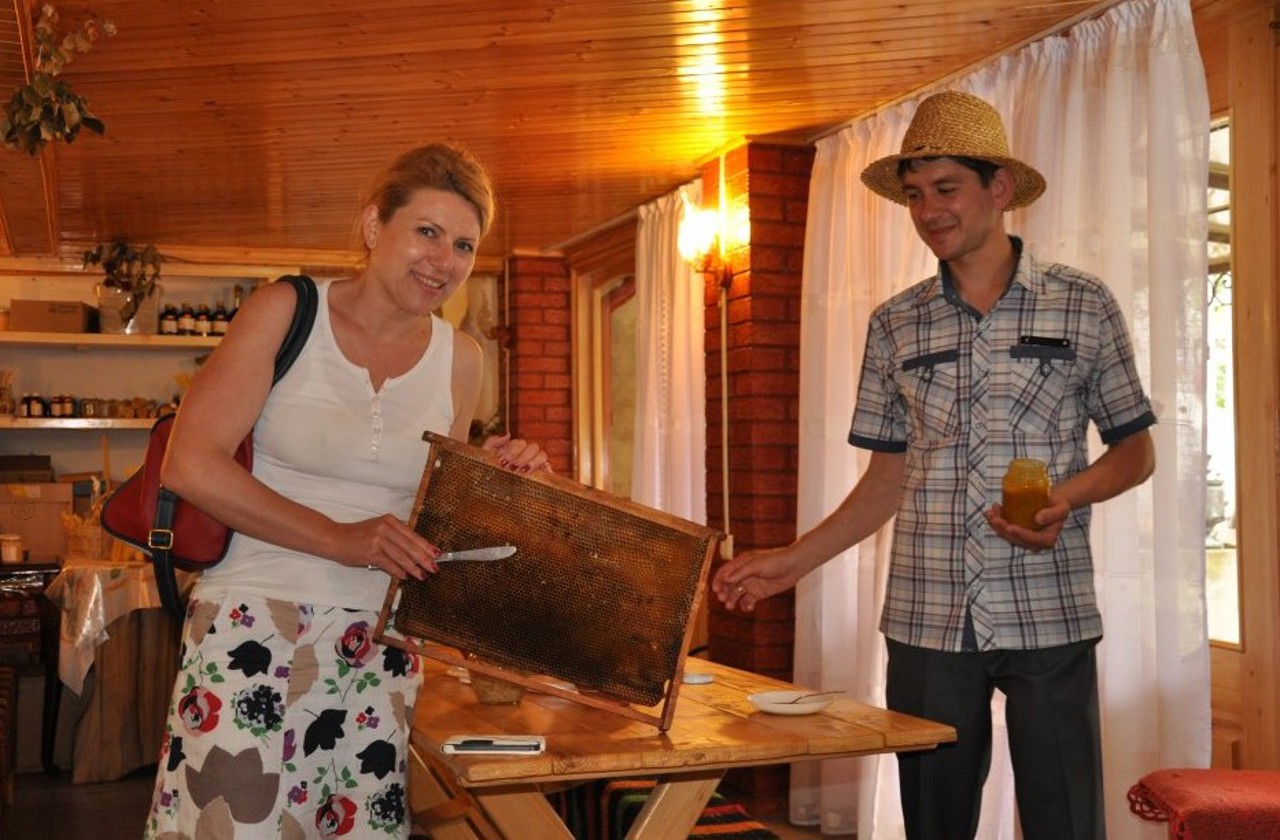 Ruta transfrontalieră gastronomică România – R. Moldova, „îndulcită” cu miere de la Răciula 