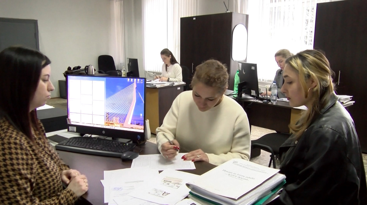 Ana Cerari, vocea romilor care nu pot citi: „Educația a fost mereu pe primul loc în familia mea”