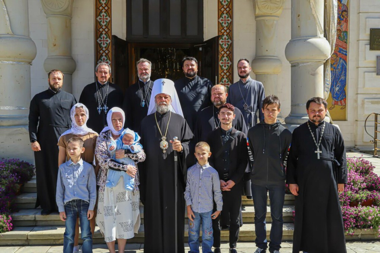 DOC Группа священников Молдавской митрополии просит Высокопреосвященнейшего Владимира вернуться в "Церковь нашего народа в составе Румынского Патриархата"