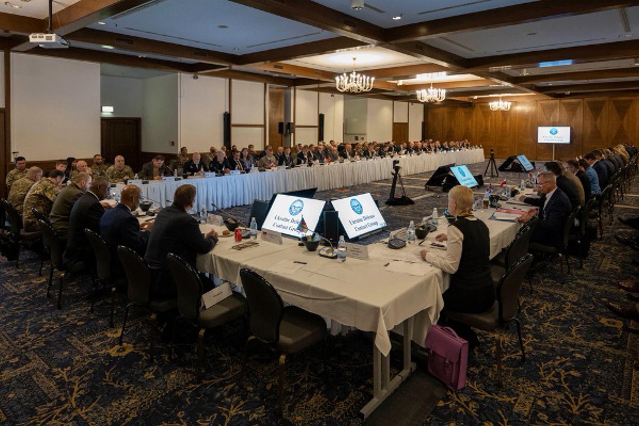 Securitatea în regiune și consolidarea apărării Republicii Moldova, discutate la Reuniunea Grupului de Contact pentru susținerea Ucrainei