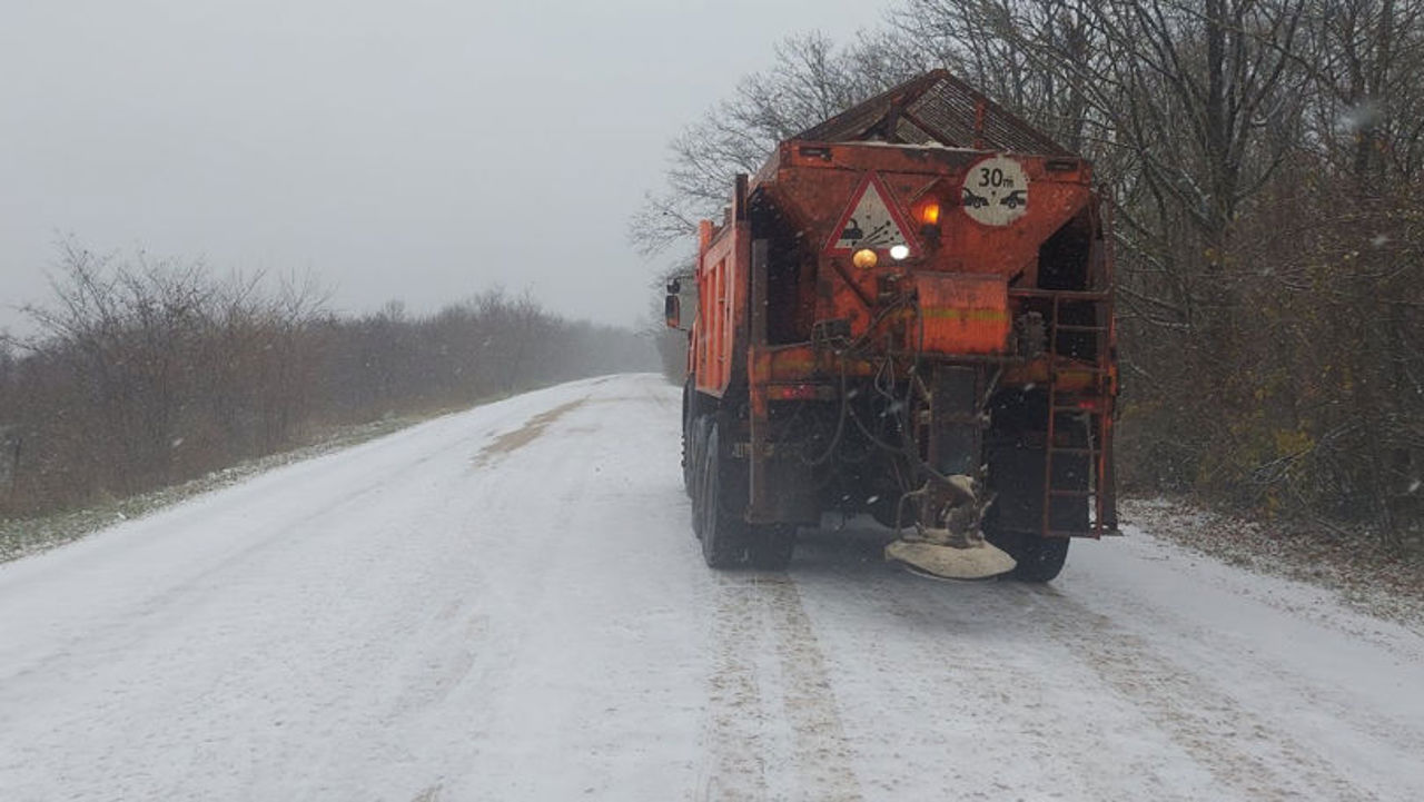 Winter storm warning: Sleet, freezing rain & strong winds