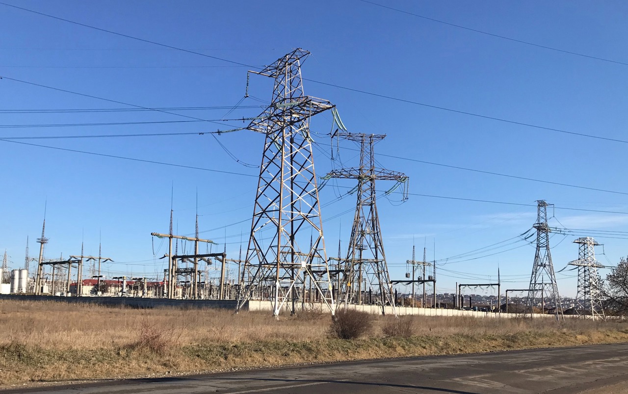 Importurile de energie au depășit 75%, iar prețul mediu de achiziție a crescut cu 2 euro, în iulie