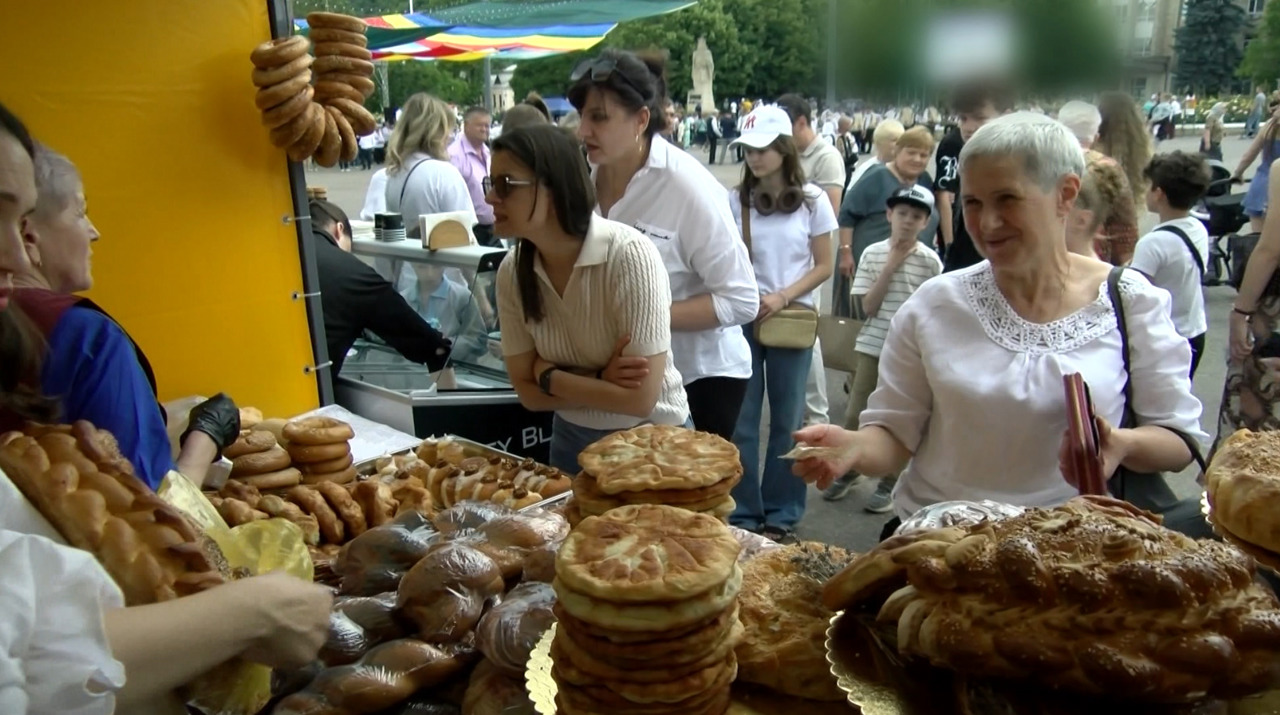 Soroca și-a promovat brandul local: Zeci de antreprenori au participat la târgul „Produs de Soroca”