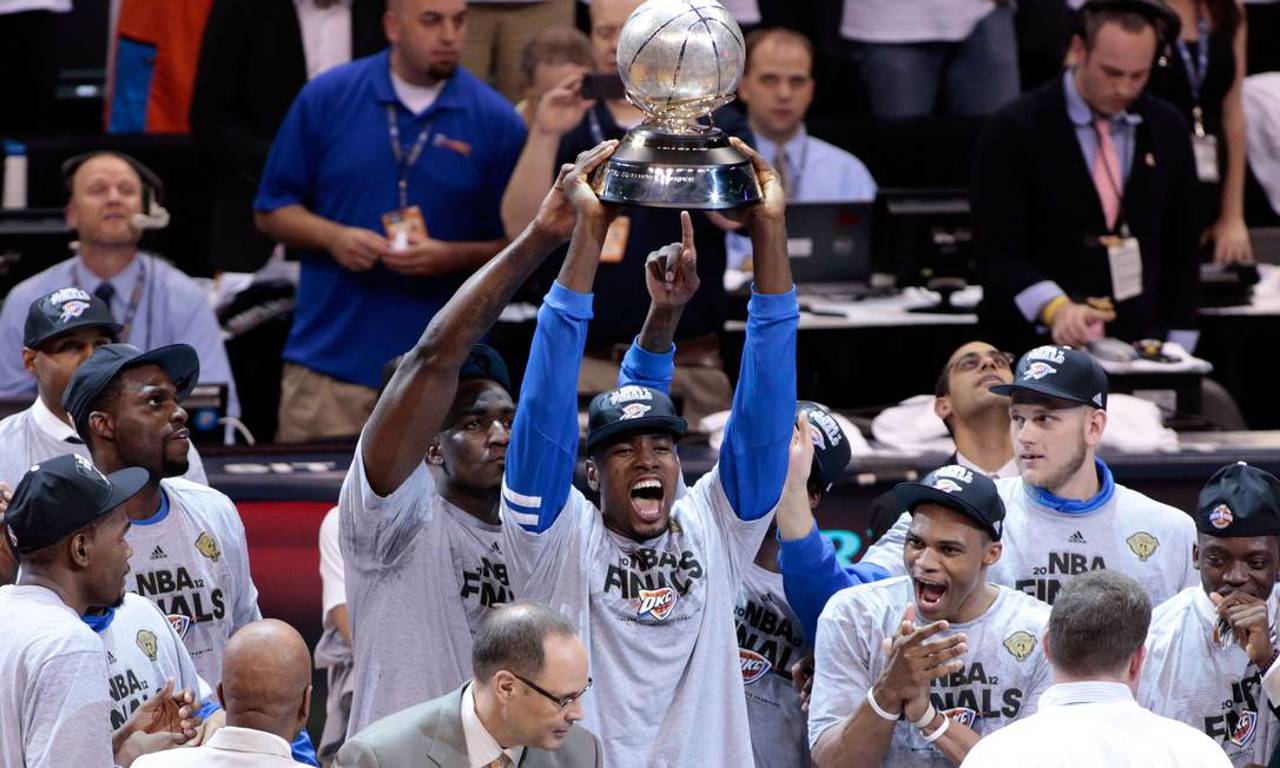 Perioada nefastă s-a încheiat: Oklahoma City s-a calificat în finala NBA după o pauză de 13 ani 