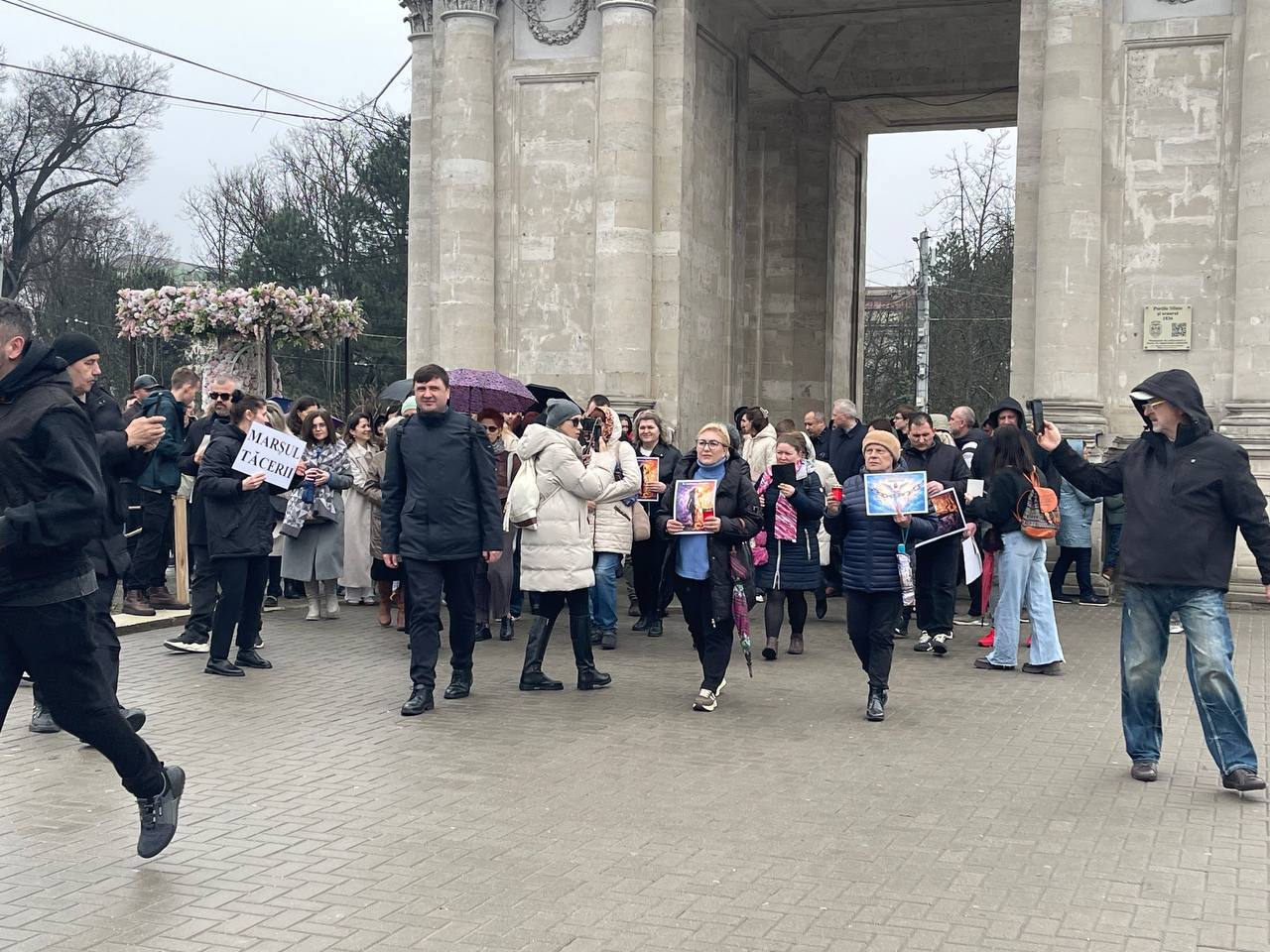 (ВИДЕО) В Кишиневе прошел "Марш молчания" в память о Людмиле Вартик