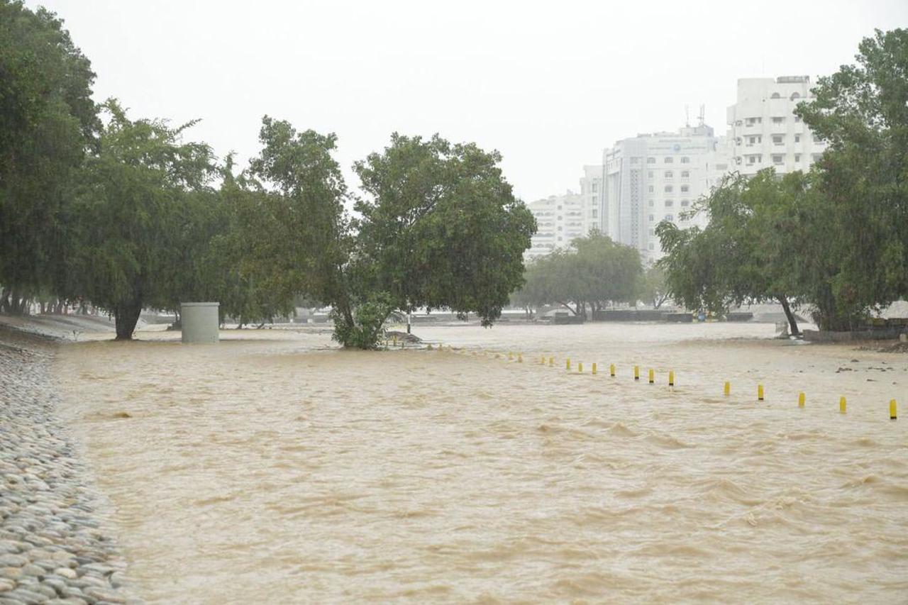 Наводнения из-за ливней в Омане: погибли по меньшей мере 17 человек