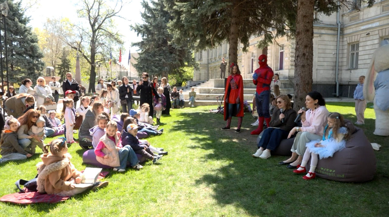 Poveste despre curaj și imaginație: „Mama-Păianjen”, noul volum semnat de Aura Revenco