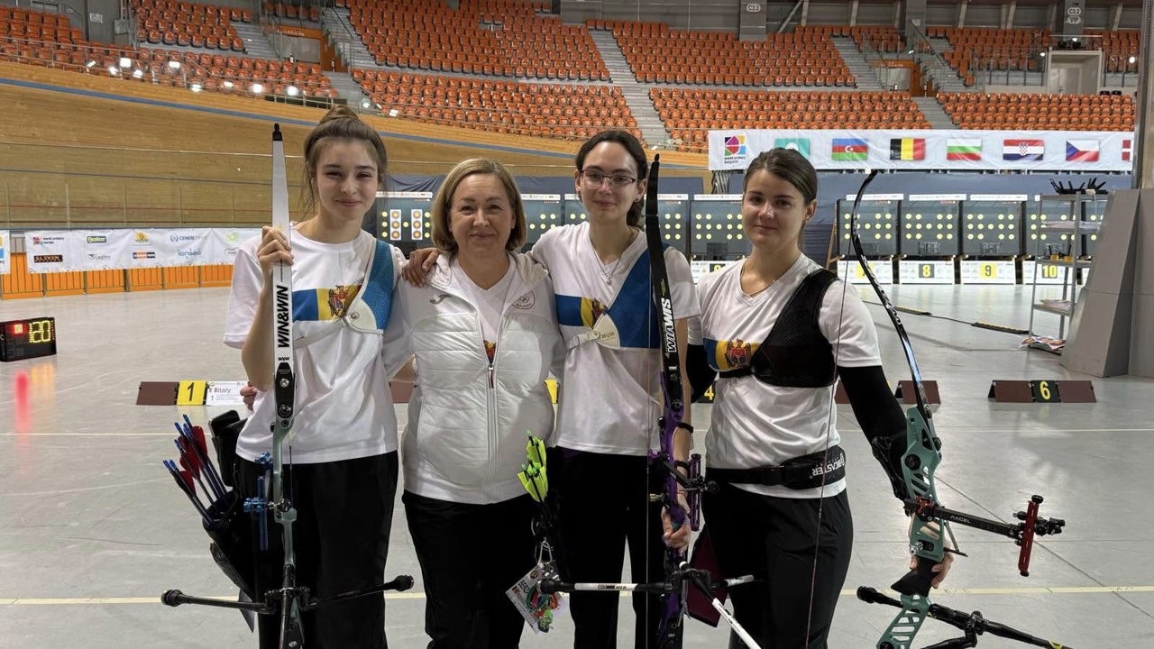 Performanță uluitoare pentru sportul moldovenesc! Reprezentativa Republicii Moldova a devenit campioană europeană la tir cu arcul în sală