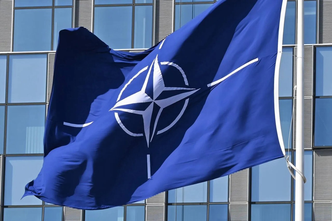 В НАТО отреагировали на падение дрона на жилой дом в Румынии