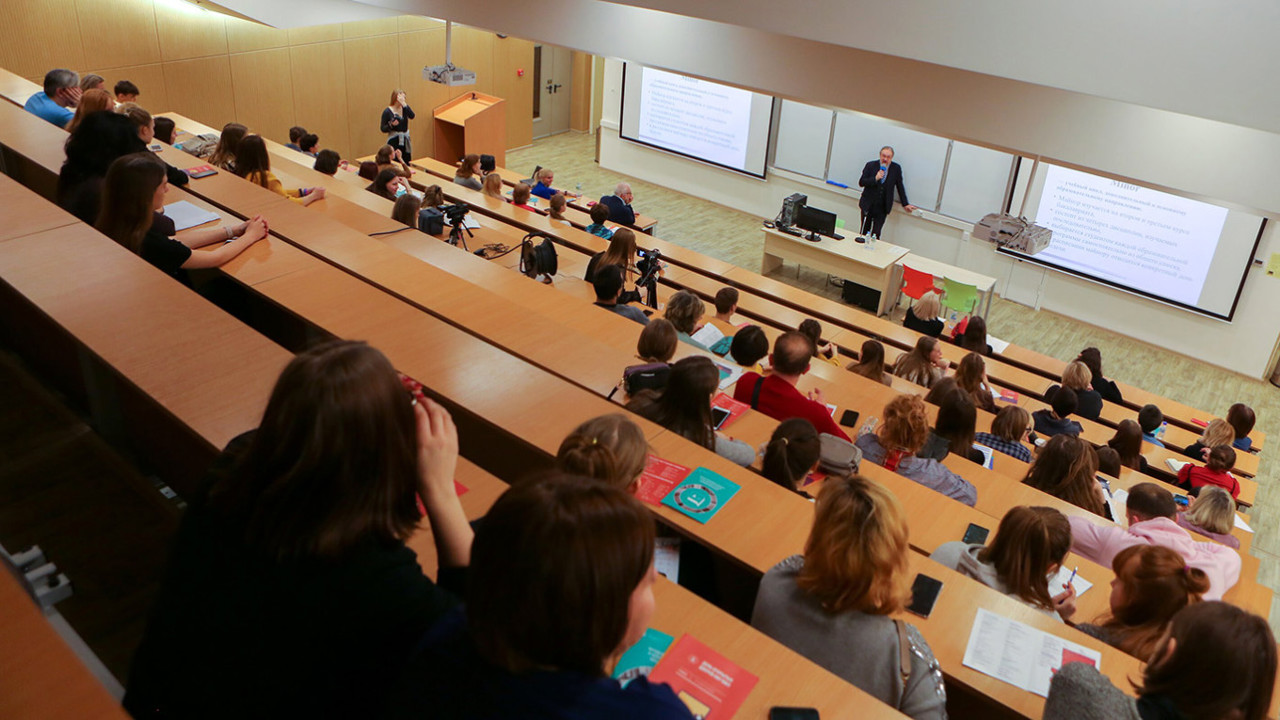 În pofida declarațiilor lui Putin, învățământul superior din Rusia s-a dovedit a fi mai scump decât în majoritatea țărilor UE