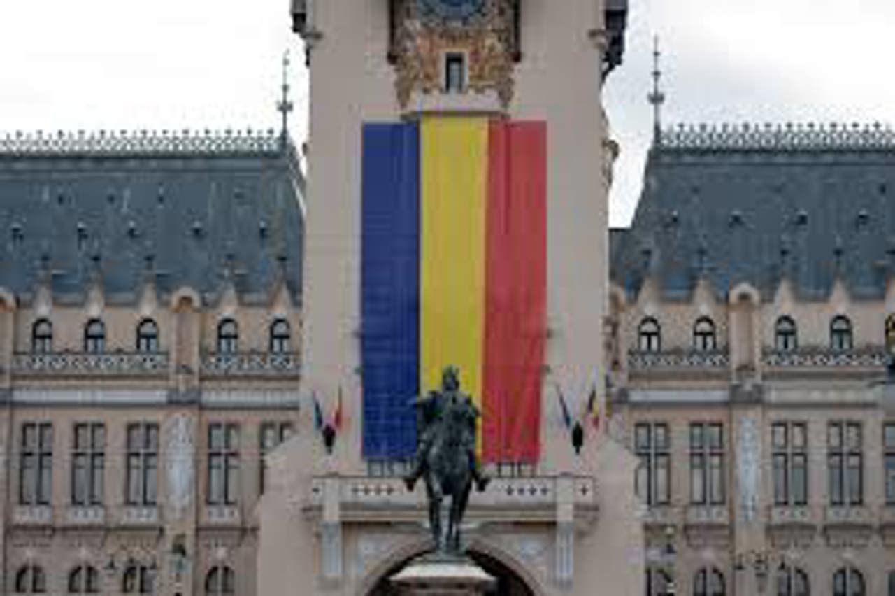 "Капсула времени" в Яссах: письмо 150-летней давности нашли при реставрации памятника Штефана чел Маре