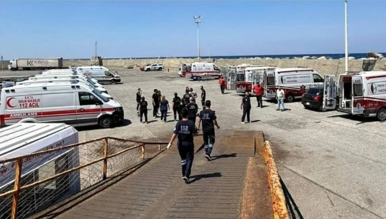Feribot cu sute de persoane la bord s-a răsturnat în largul Ciprului de Nord 