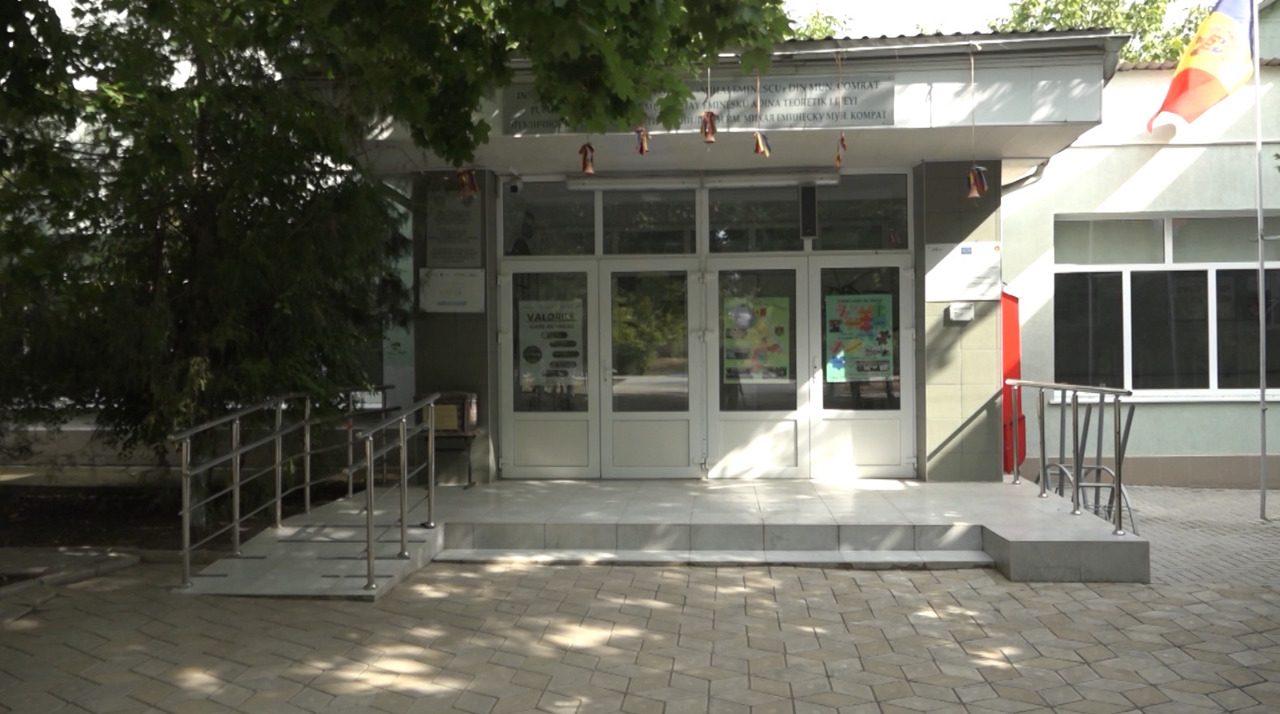 Interes în creștere pentru studiile în limba română la Comrat
