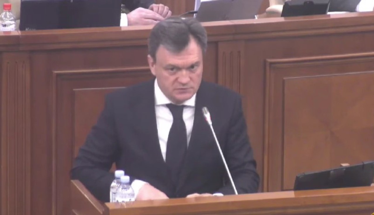 LIVE TEXT // Dorin Recean, the prime minister-designate, asks for the investiture vote in the plenary session of the Parliament