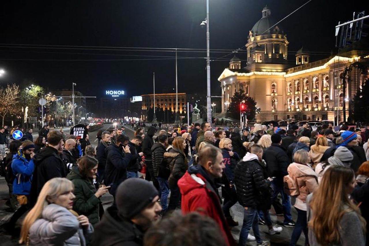 Protests continue in Serbia. Thousands of people are dissatisfied with the results of the parliamentary elections