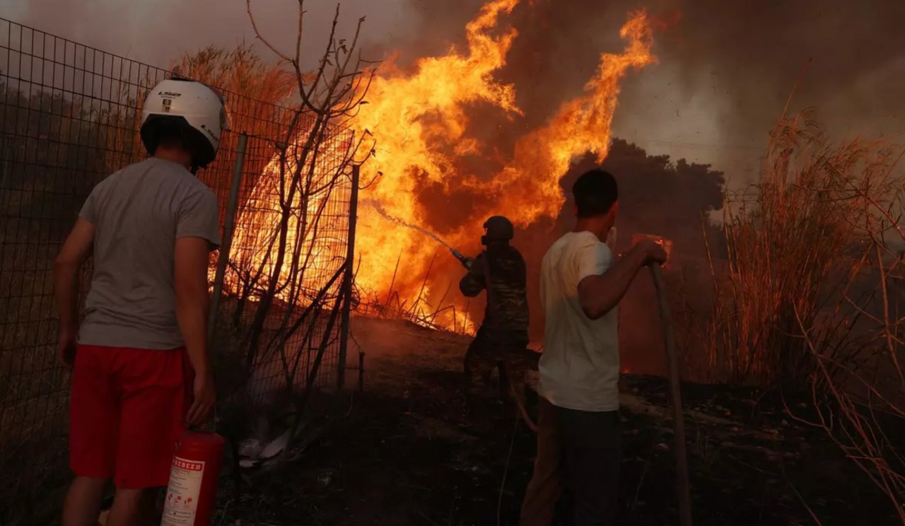 Incendiile din Grecia se văd din Spațiu. Atena a cerut ajutorul UE