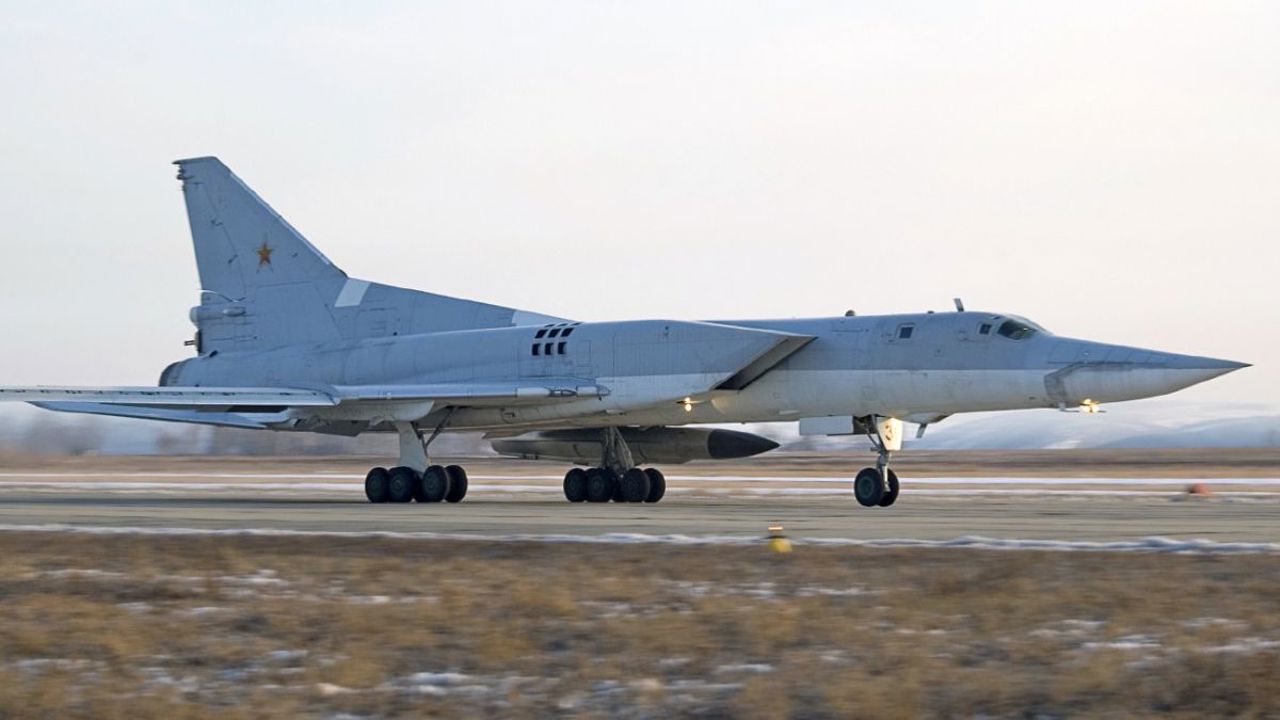 На расстоянии около 300 километров от Украины, в Ставропольском крае, был сбит бомбардировщик Ту-22М3