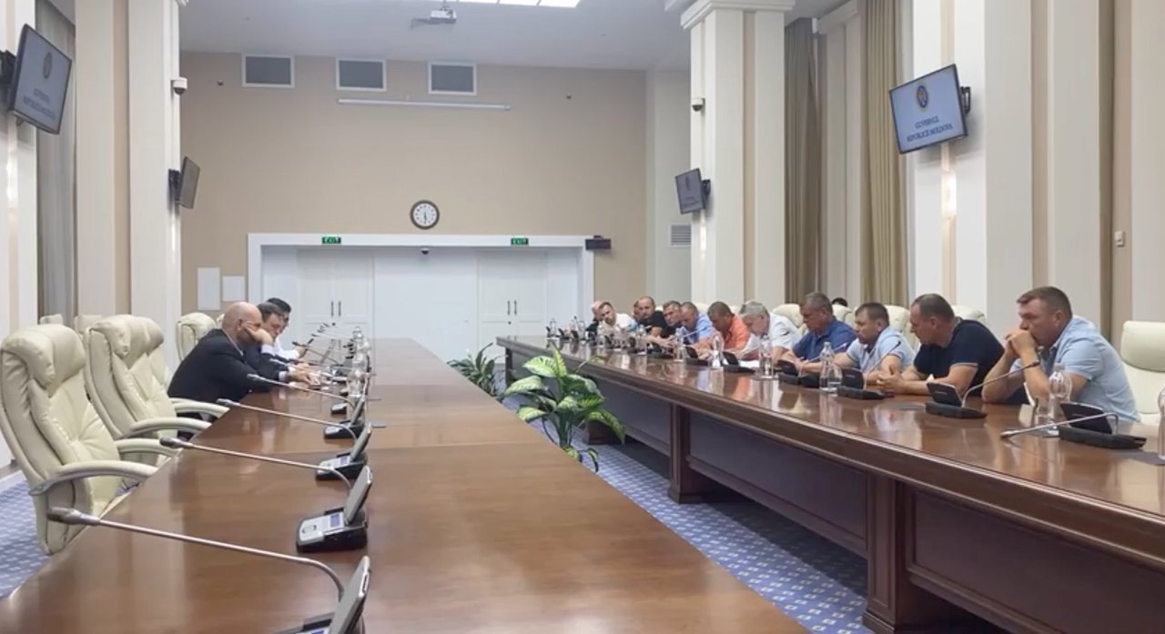 Discuții aprinse la Guvern. Agricultorii solicită o întrevedere cu Maia Sandu