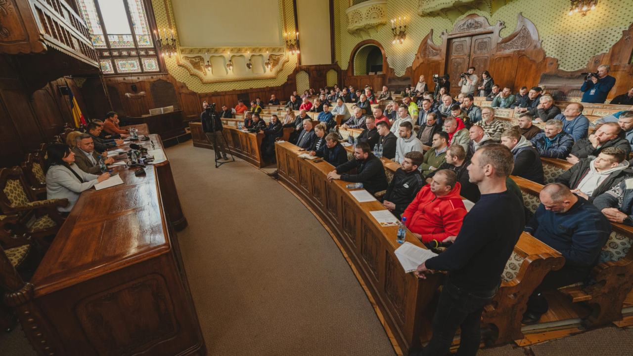 agrointel.ro/ Ministrul Agriculturii s-a întâlnit cu fermierii din județul Mureș 