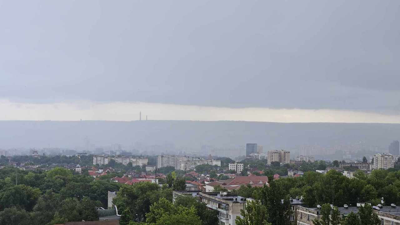 Ожидаются ливни с грозами. Синоптики объявили жёлтый уровень погодной опасности