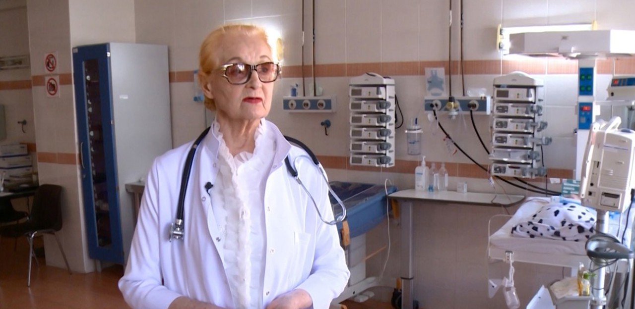 PORTRETE DE CURAJ | Eva Gudumac, chirurgul pediatru care de peste șase decenii salvează viețile copiilor  
