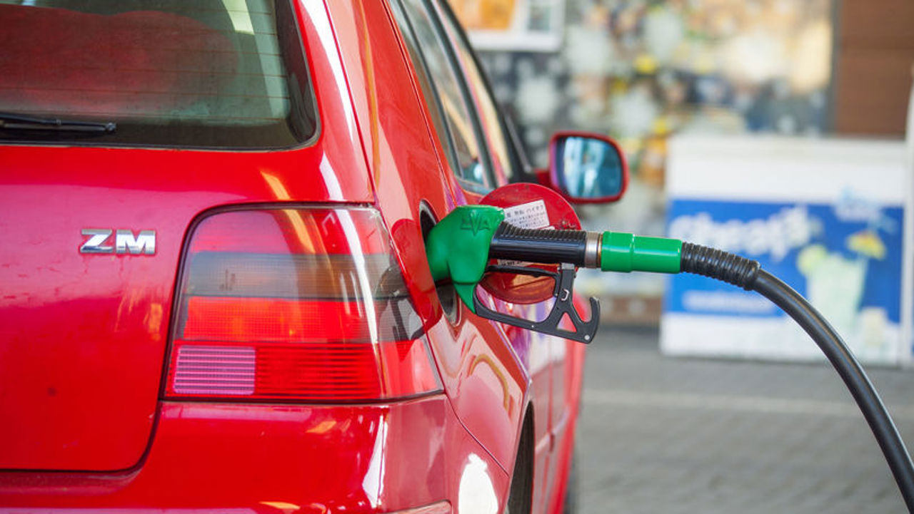 Prețurile la carburanți, în creștere moderată de la începutul anului. Noile cotații ANRE pentru miercuri