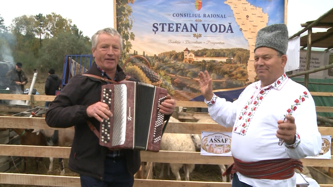 Cimișlia: Festivalul „Mioriță – Laie, Laie Bucălaie”, la a zecea ediție: 44 de fermieri, la Cimișlia