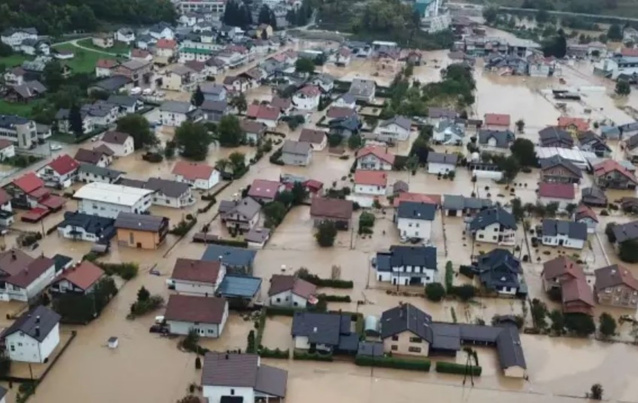 Inundații în Slovenia, după ce două râuri au ieșit din maluri