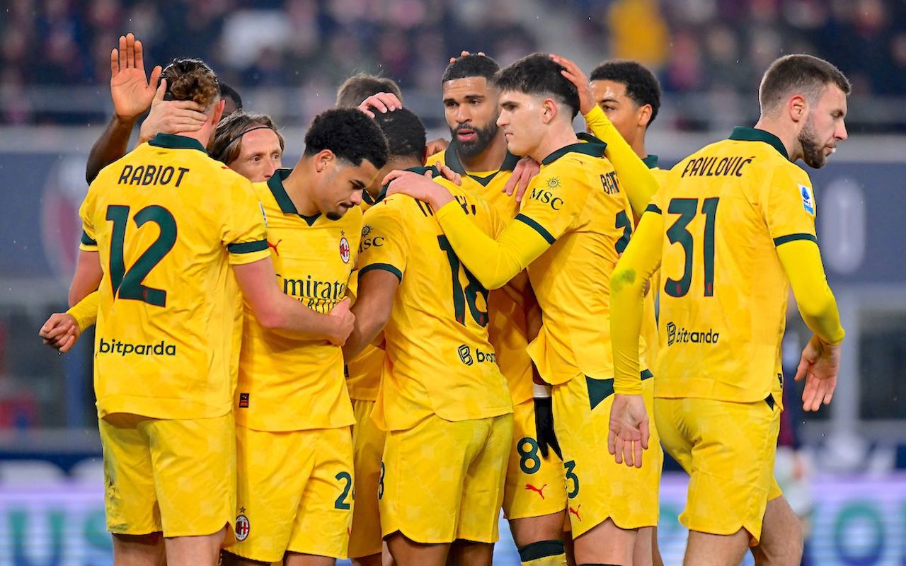 AC Milan continuă cursa de urmărire a liderului clasamentului din Serie A, Internazionale Milano.  Victorie clară cu Bologna Calcio