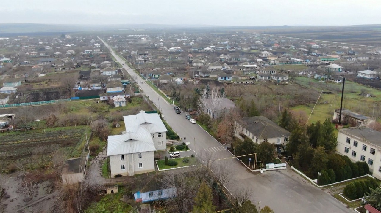 Primarul din Hăsnășenii Mari, în fața unui posibil referendum. Sătenii au păreri împărțite