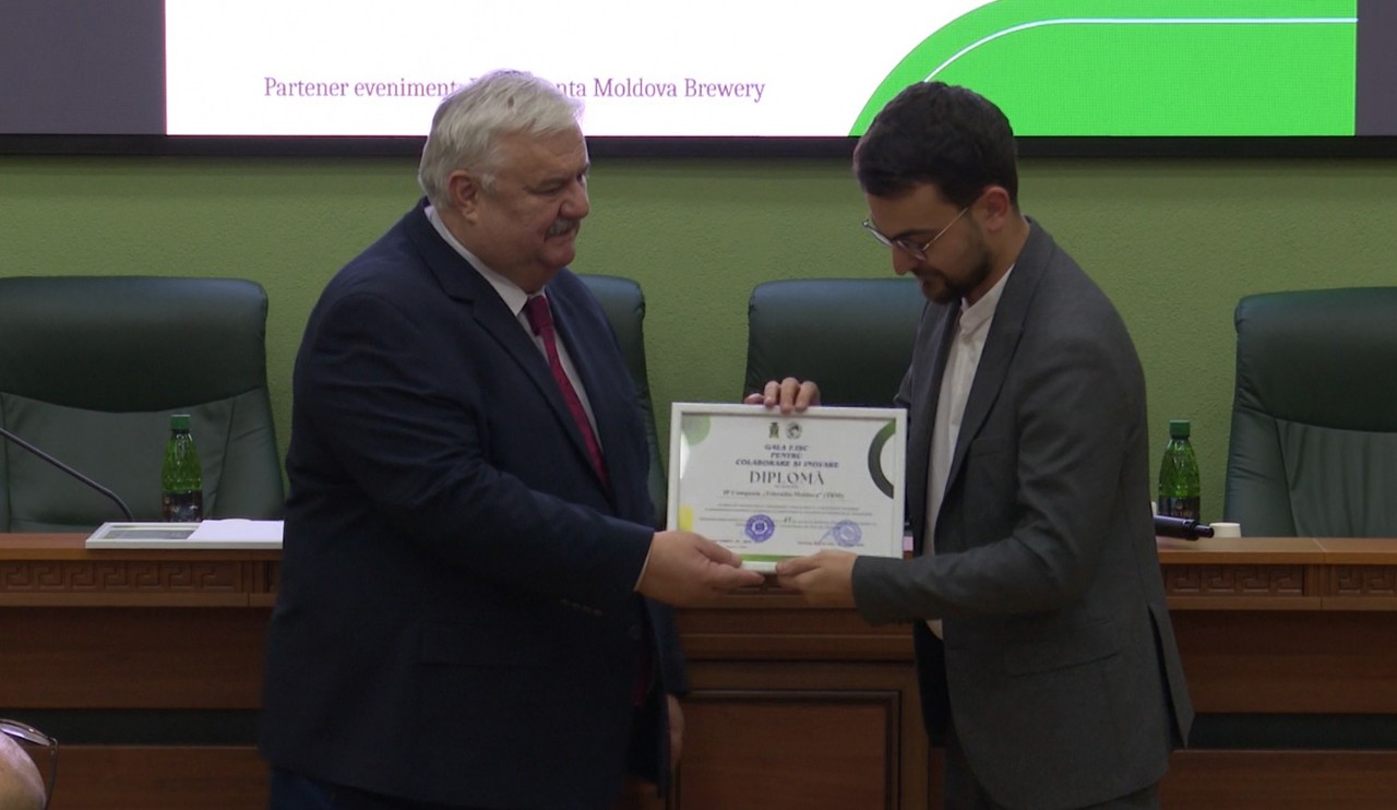 Compania „Teleradio-Moldova”, premiată de USM cu o diplomă pentru contribuția adusă jurnalismului și comunicării