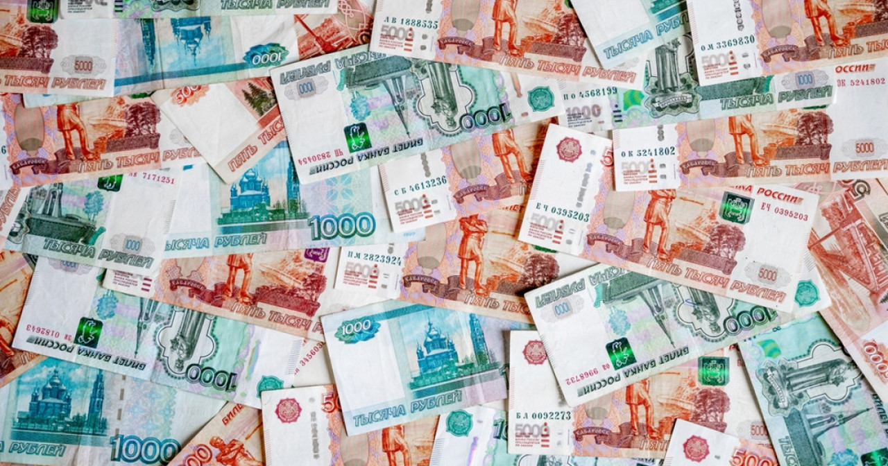 Российские компании сократили инвестиции более чем на 700 млрд рублей из-за проблем в экономике