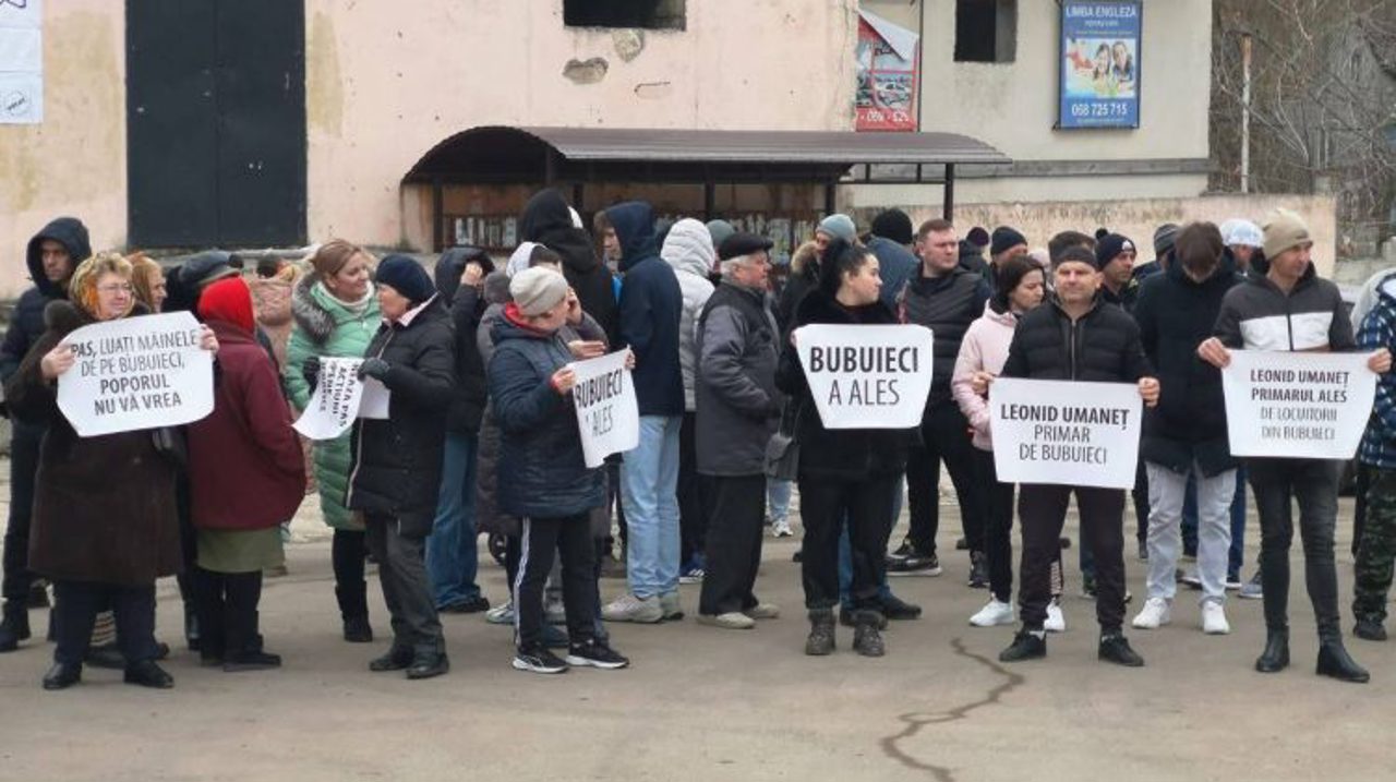 Protest la Bubuieci. Locuitorii sunt nemulțumiți de anularea alegerilor