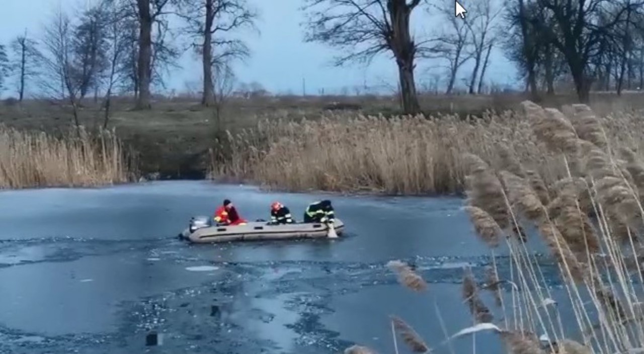 Warning: Ice on rivers and lakes. Rescuers' recommendations