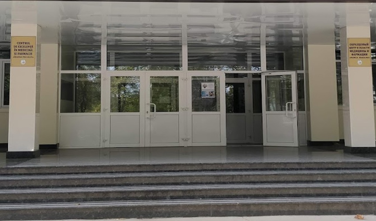 Directoarea Centrului de Excelență în Medicină și Farmacie din Chișinău a fost demisă