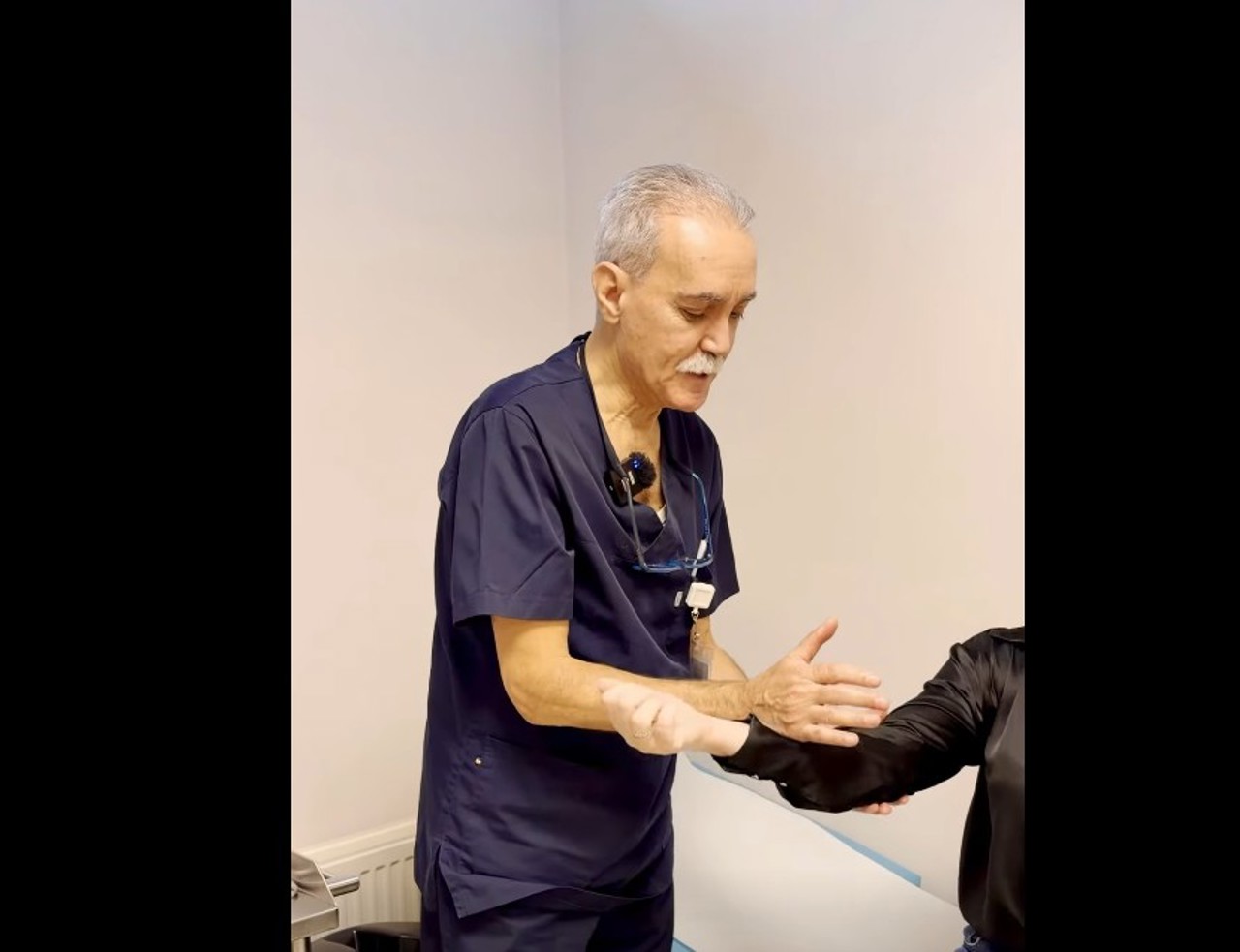 Medic chirurg din Turcia, care operează de 12 ani în R. Moldova: „Și familia mea a venit aici”