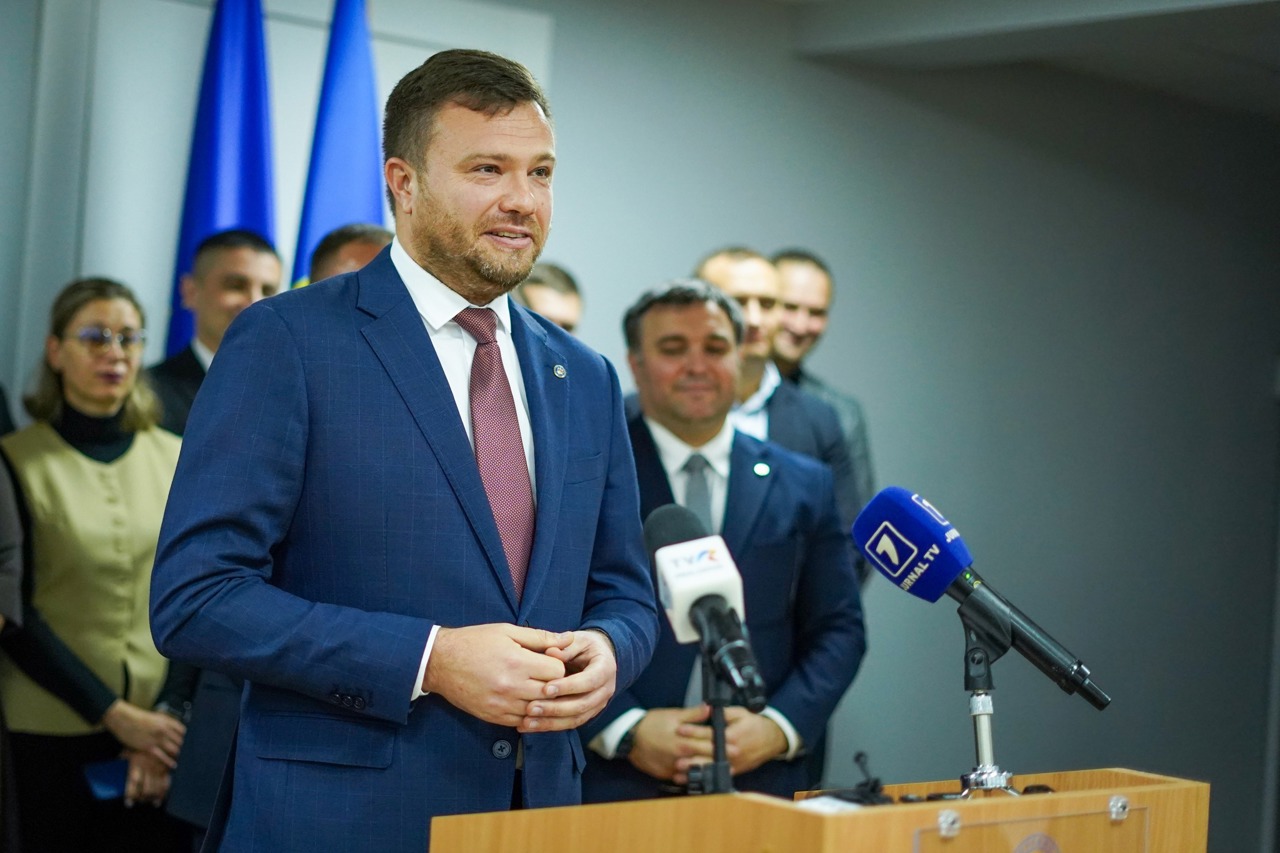 Încă un ministru din Guvernul Recean nu se va regăsi în viitorul Executiv: Sergiu Lazarencu alege funcția de deputat